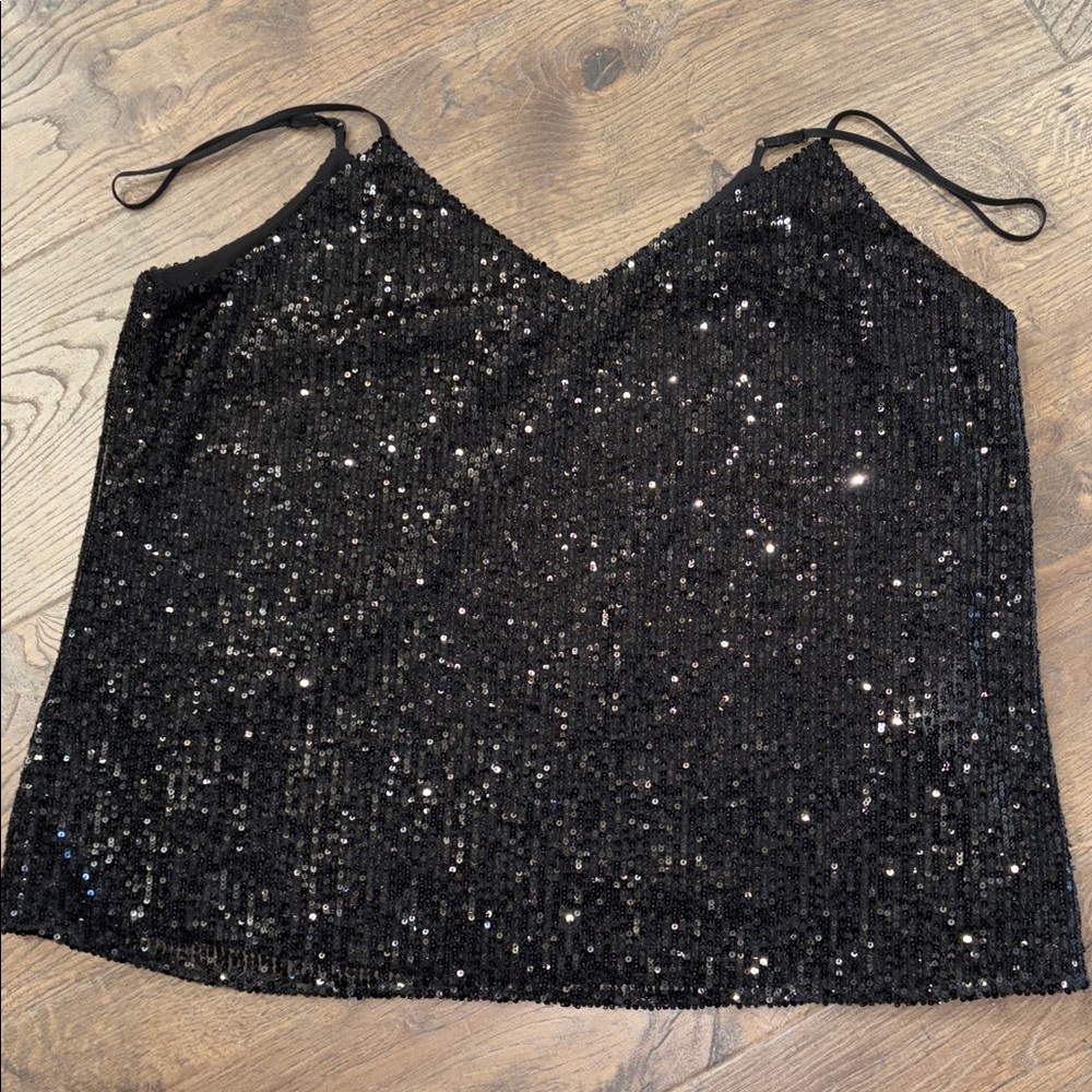 Banana Republic Black Sequin Top. Adjustable straps. Women’s large. EUC.